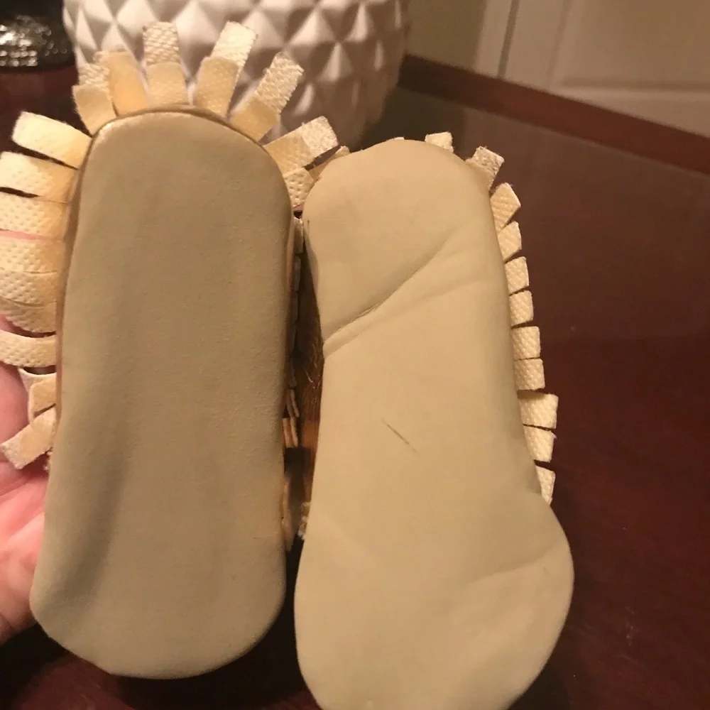 🎈Adorable Gold Moccasins